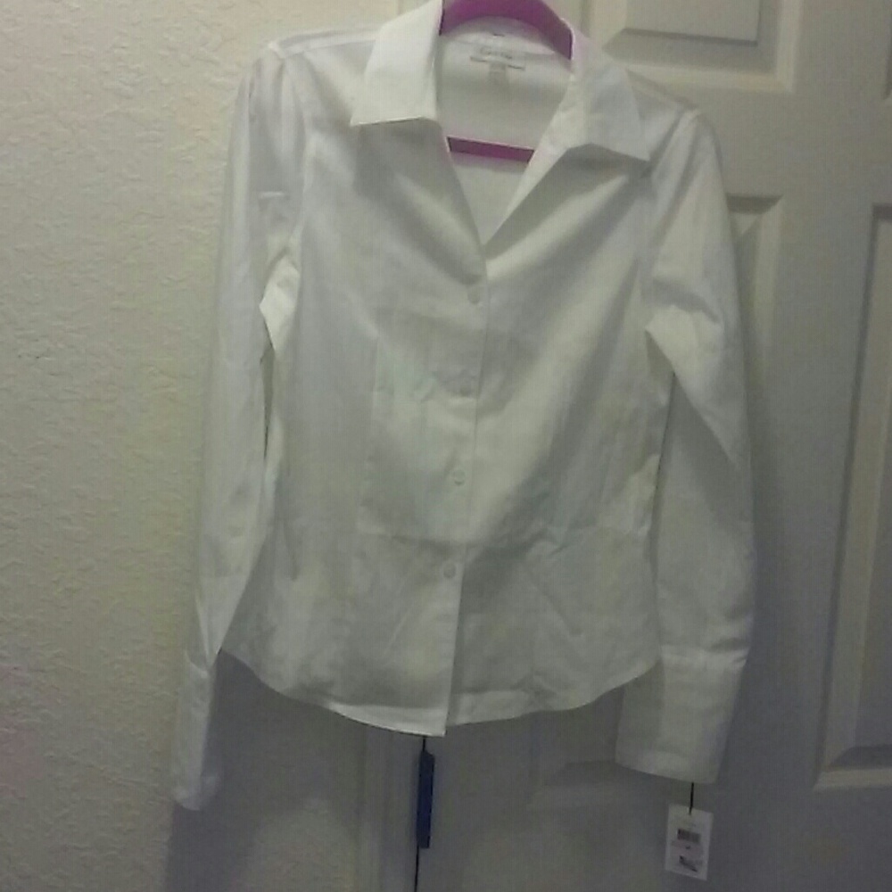 White Calvin Klein Collared Long Sleeve Button Down Top (Size 6 Petite) 🤍